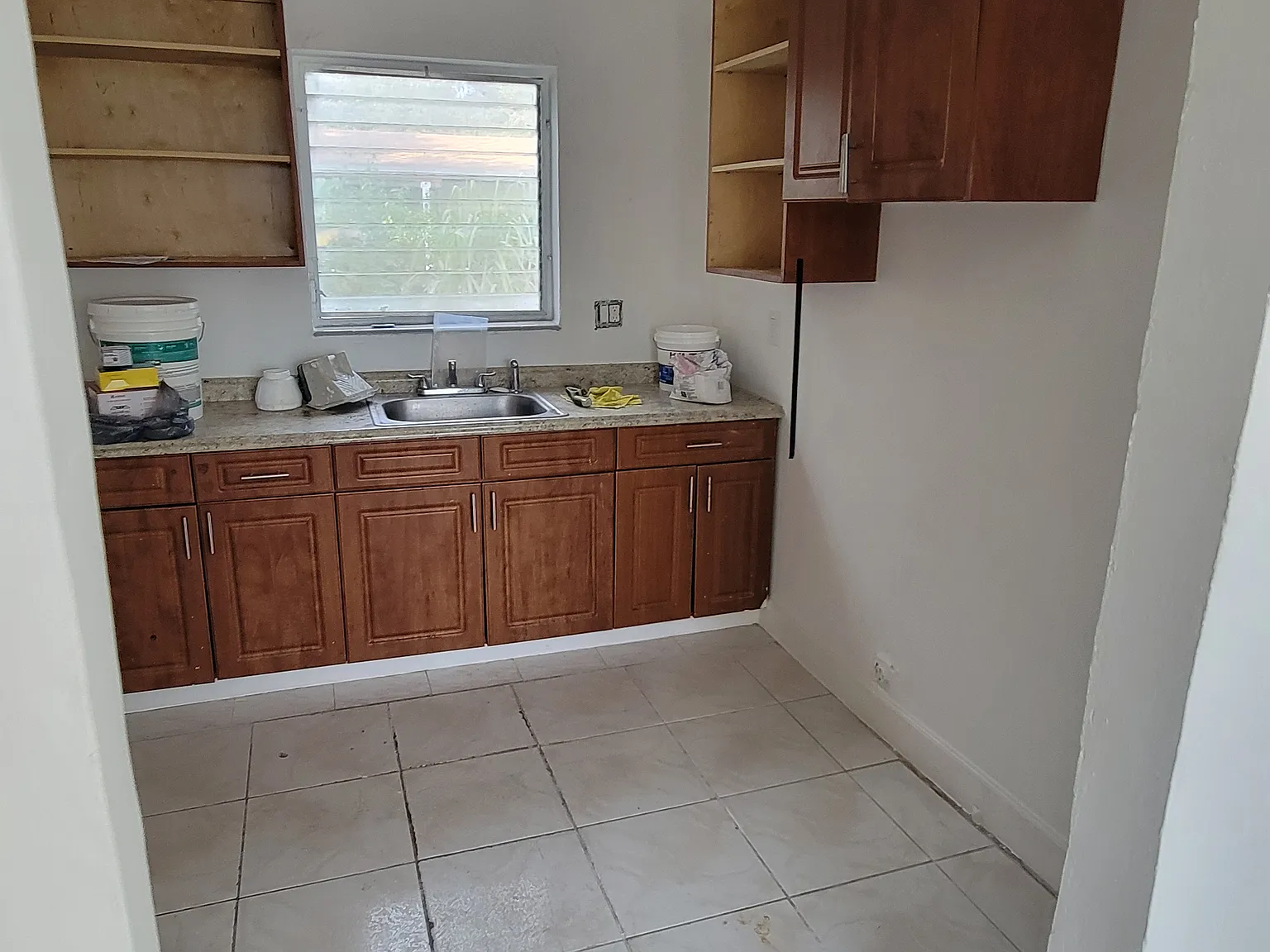 3 bed, 1366 sqft, $3,300 — Photo 2
