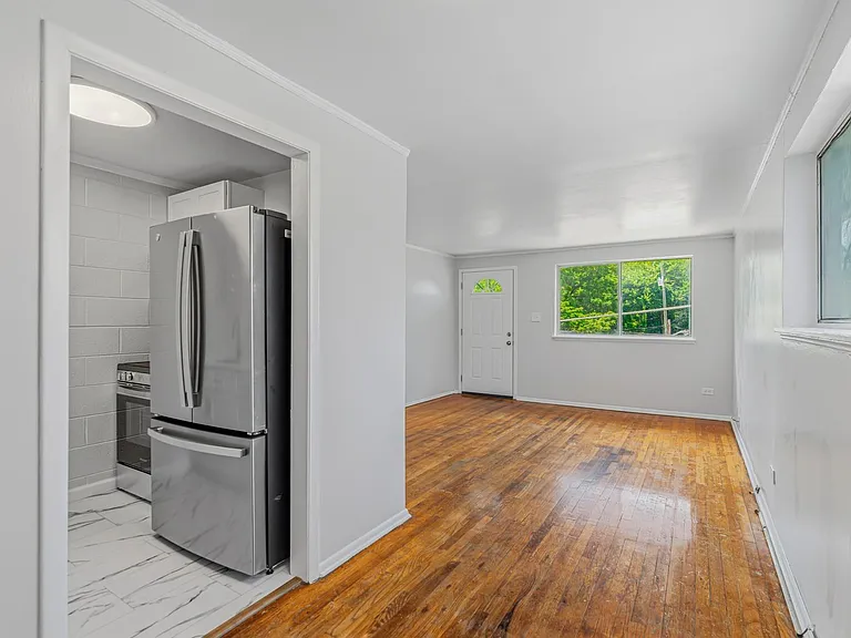 2114 Washington Ave #8 — Photo 2