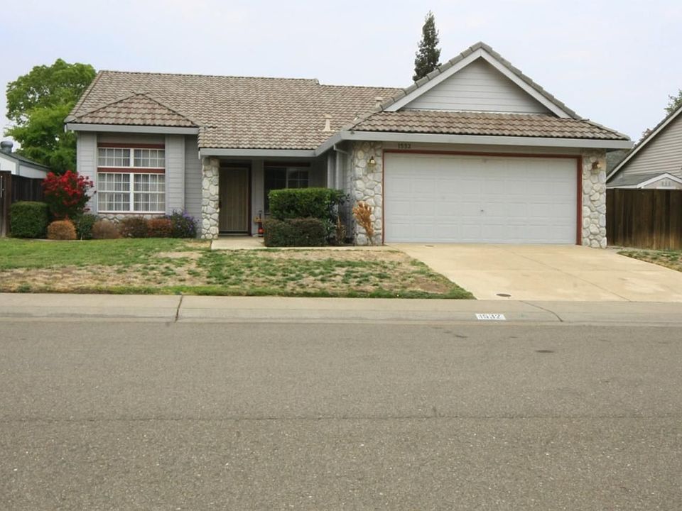 1st image of 1532 Blue Ln