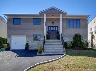 3694 Carrel Blvd, Oceanside, NY 11572