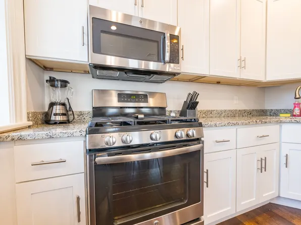 2044 Beacon St, Waban, MA