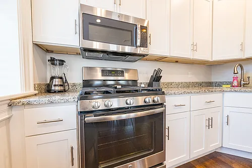 2044 Beacon St #1 Photo 1