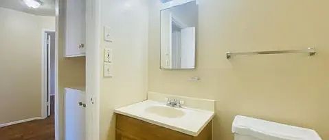 5th image of 1455 N Swan Rd