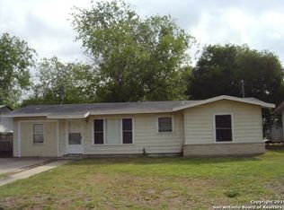 208 N Lightburne St, Beeville, TX 78102