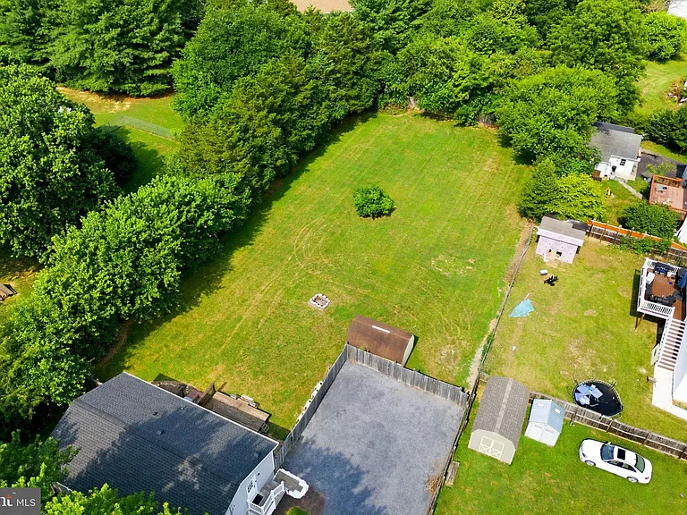 306 Fegan Rd — Photo 18