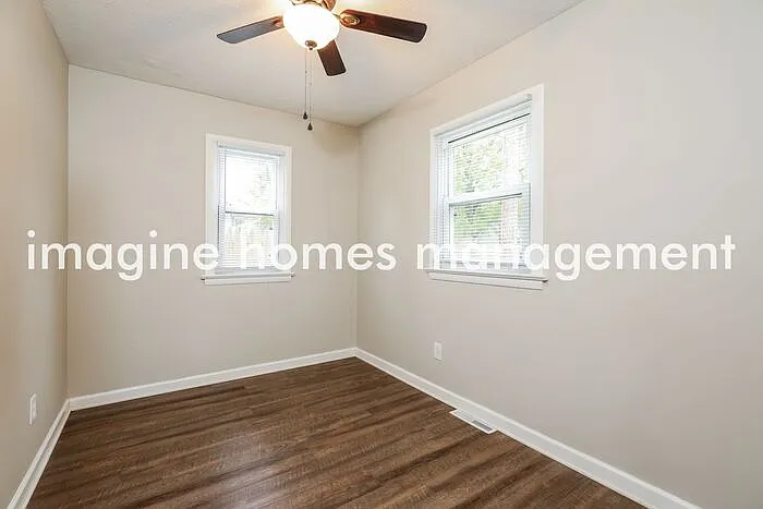 5697 Chagrin Dr — Photo 8