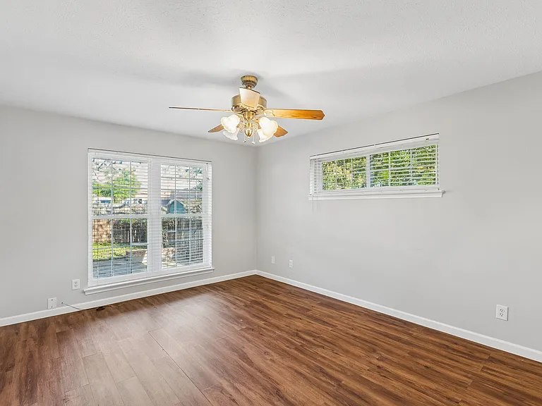 7023 Kingsbury Dr — Photo 8