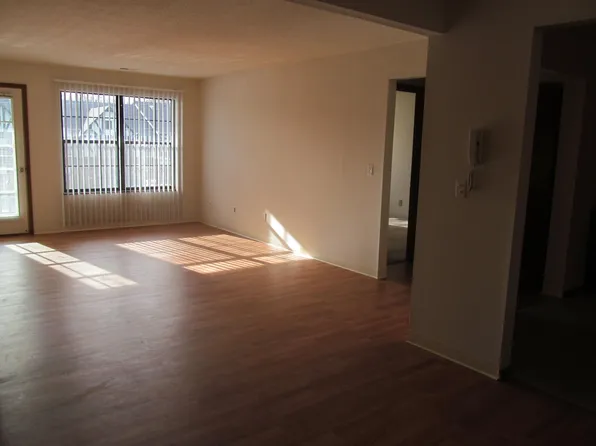 1779 Sherman Dr, Saint Charles, MO 63303