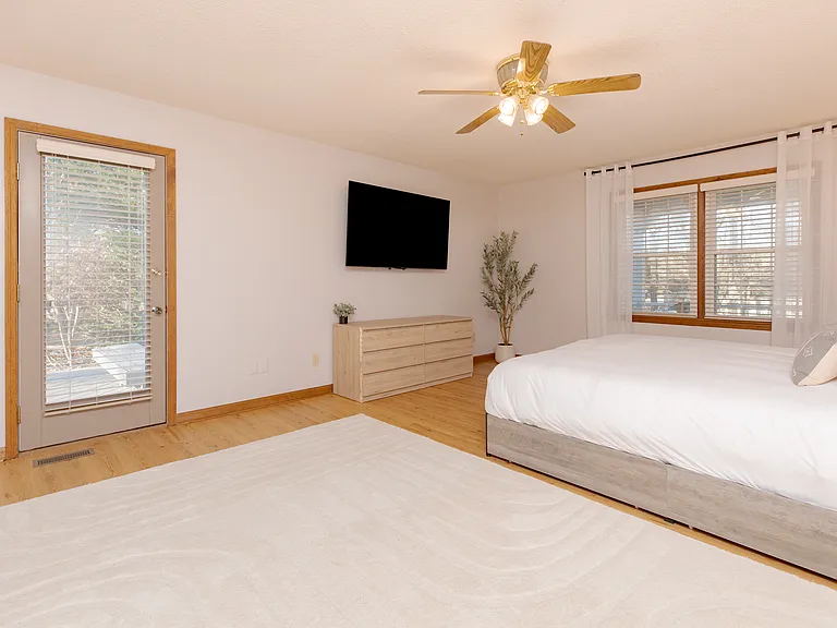 104 Alpine Ct — Photo 37