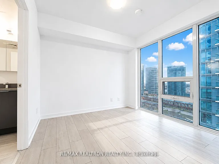 2031 Kennedy Rd #1725 — Photo 4