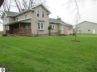 8994 Pingree Rd, Alma, MI 48801