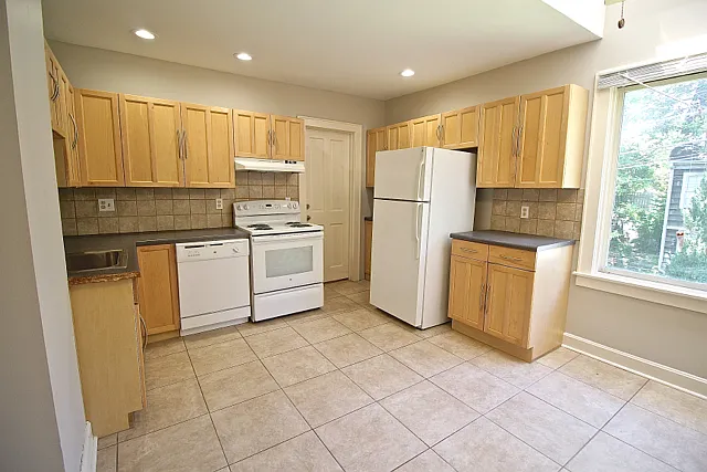 1115 W 49th St — Photo 39