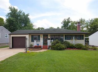 200 Saint Regis Ln, Florissant, MO 63031