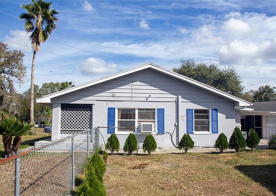 1st image of 2403 Golfview St