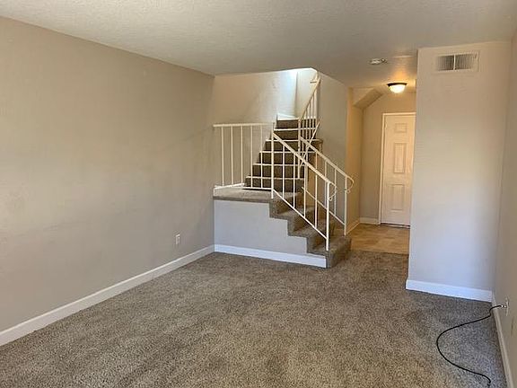 3rd image of 920 Memorial Dr APT B