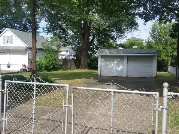 241 E 218th St, Euclid, OH 44123