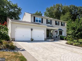 3 Victoria Ct, Mount Laurel, NJ 08054