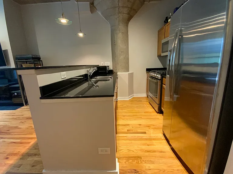 1033 W 14th Pl #212 — Photo 4