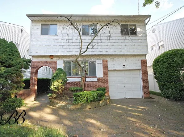 275 Whitman Dr, Brooklyn, NY 11234