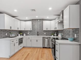 19 Park St, North Reading, MA 01864