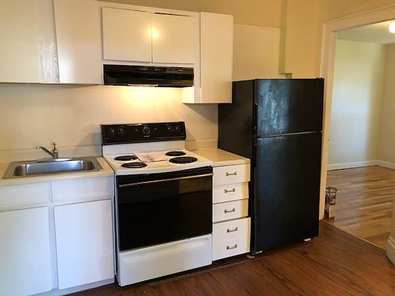 3rd image of 109 Franklin St APT A