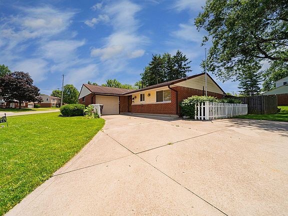 3rd image of 1453 Marty Dr
