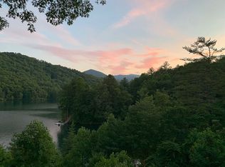 323 Indian Lake Rd, Topton, NC 28781