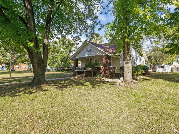 130 E Clark Ave, Augusta, KS 67010