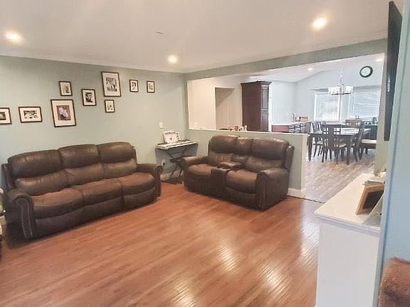 4th image of 129 Washington Ave