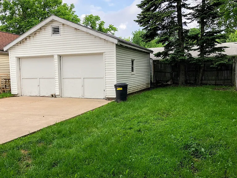 703 Spencer NE — Photo 14