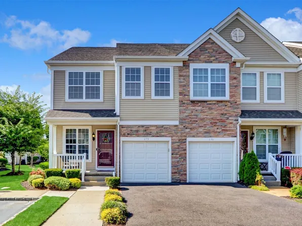 175 Southampton Drive #175, Massapequa, NY 11758