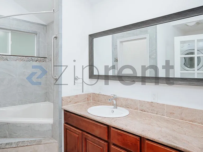 359 Redwood Rd #SINGLE HOME — Photo 13