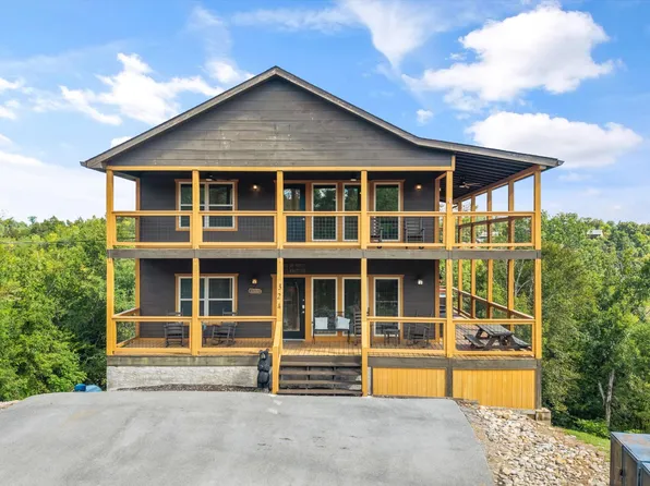 324 Oak Vista Ct, Sevierville, TN 37876