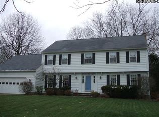 1020 Pelee Dr, Akron, OH 44333