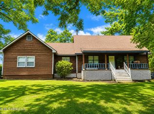 203 Edgewood Dr, Carriere, MS 39426