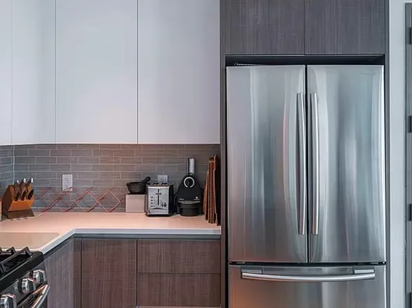 14-01 Broadway image 7 of 10