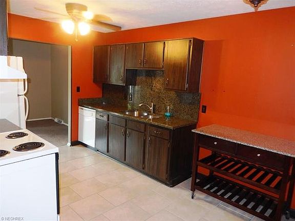 4th image of 26487 Sussex Dr
