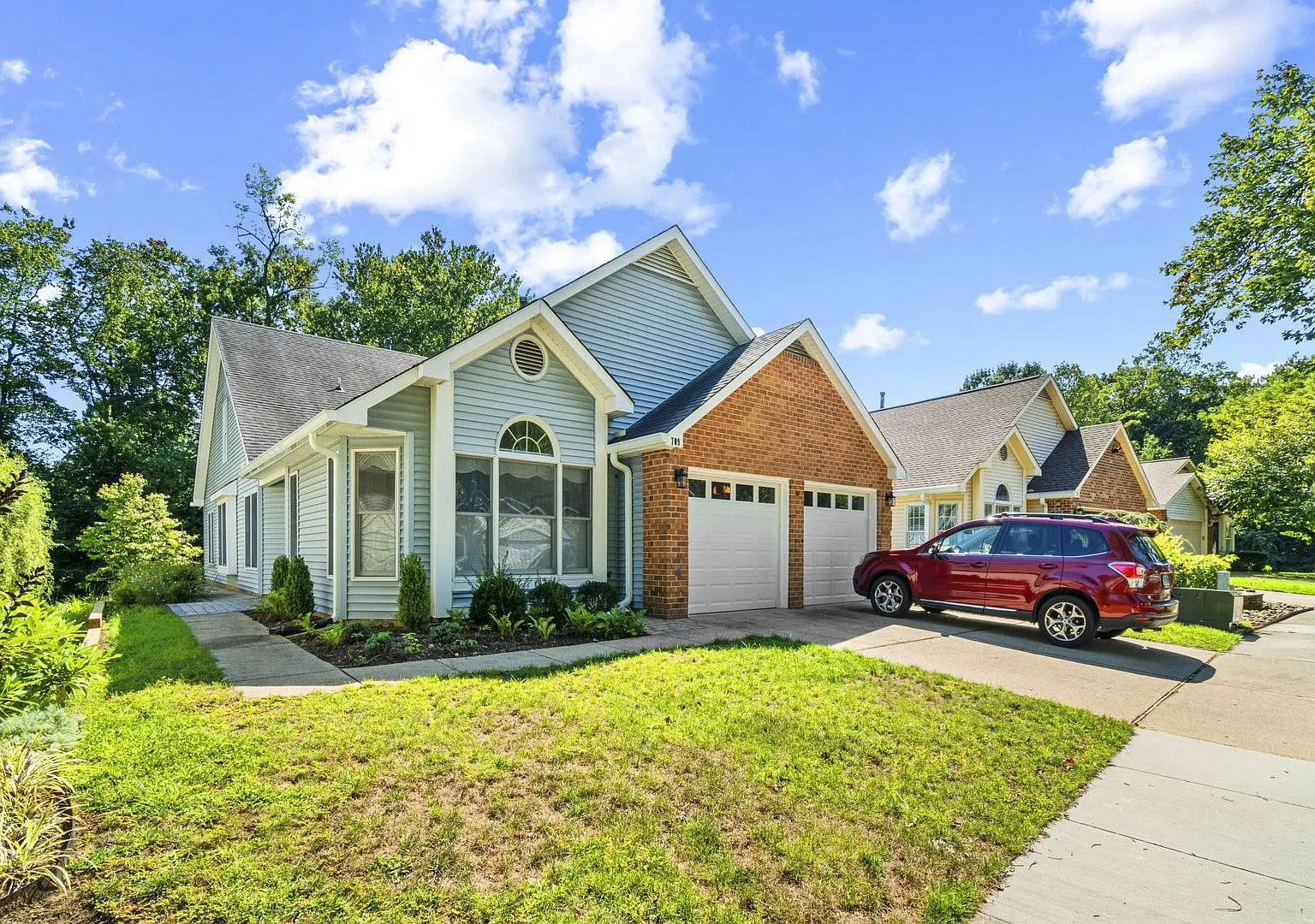 Updated home in Heritage Harbour available soon! — Photo 1