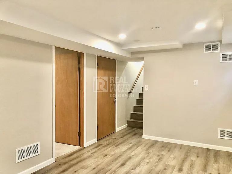 752 Oxford Ln — Photo 20
