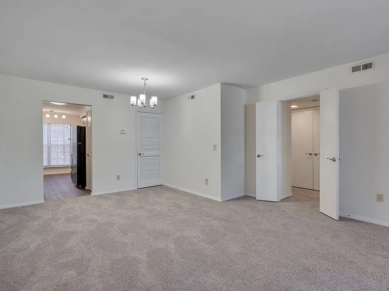 Trailwood Crossing Apartments — Photo 22
