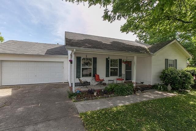 2nd image of 1303 Amberwood Cir