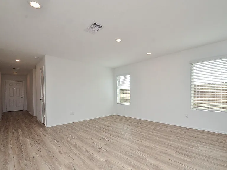 18119 Rockvine Dr — Photo 6