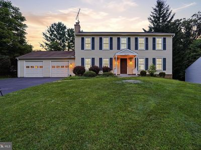 10166 Yorktown Way, Great Falls, VA, 22066