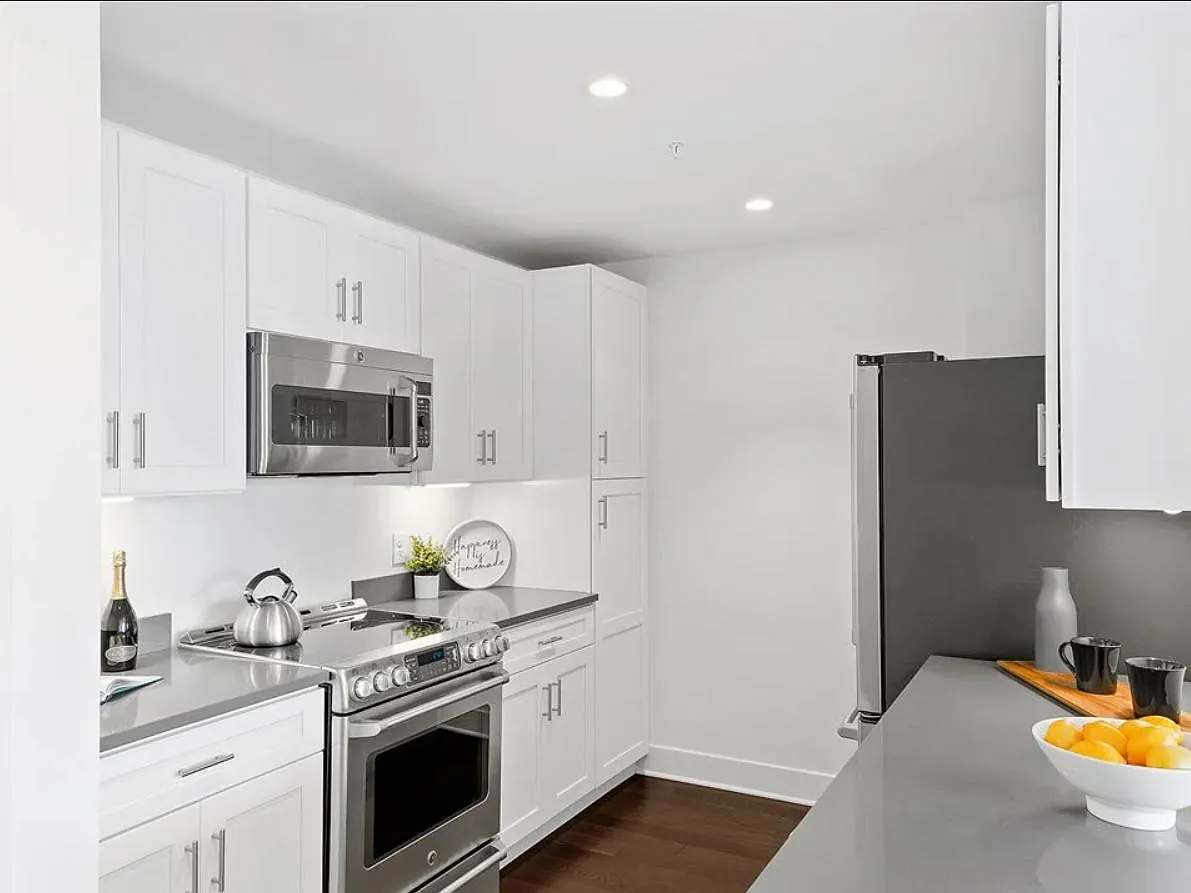 1 bed, $3,041 — Photo 2
