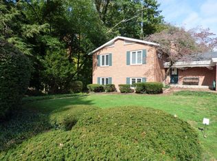 913 Lane Dr, Saint Joseph, MI 49085