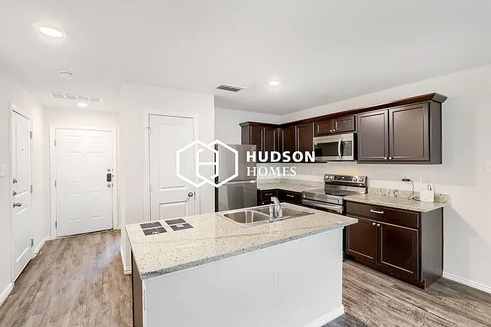 723 Sewanee St — Photo 5