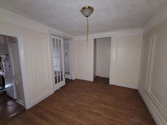 2nd image of 2403 Creston Ave #B4