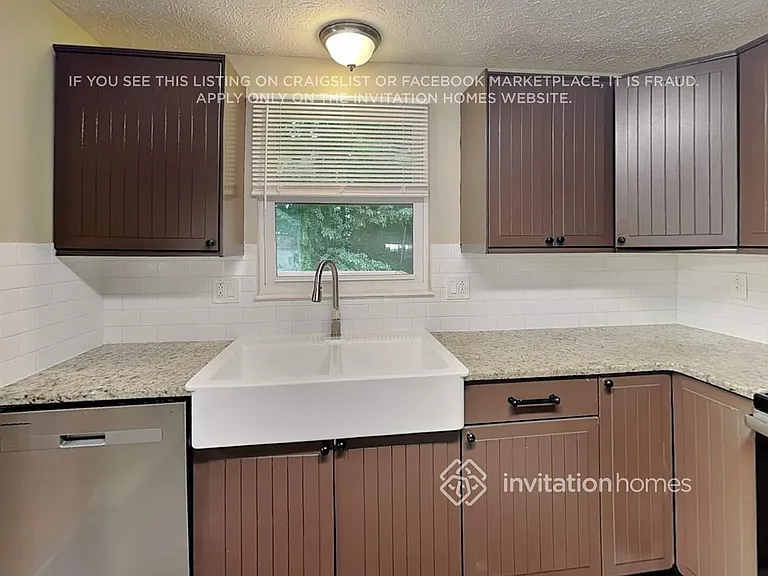 390 Hembree Forest Cir — Photo 9