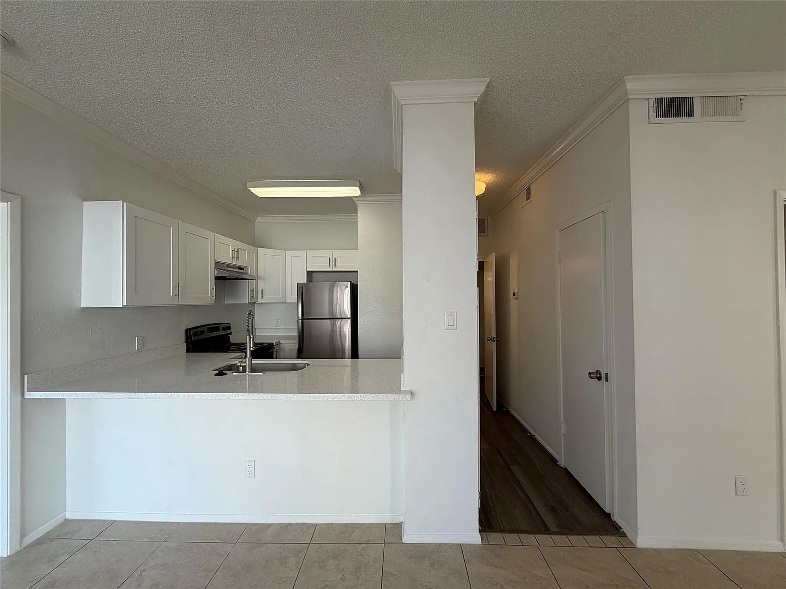 2 bed, 2.0 bath, 978 sqft, $1,550 — Photo 4