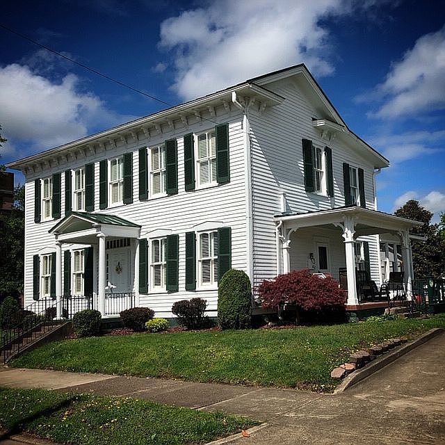 1st image of 602 1st Ave